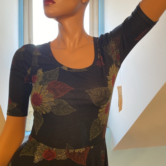 LULAROE SUNFLOWER DRESS NWT PULLOVER XS - Picture 3 of 9